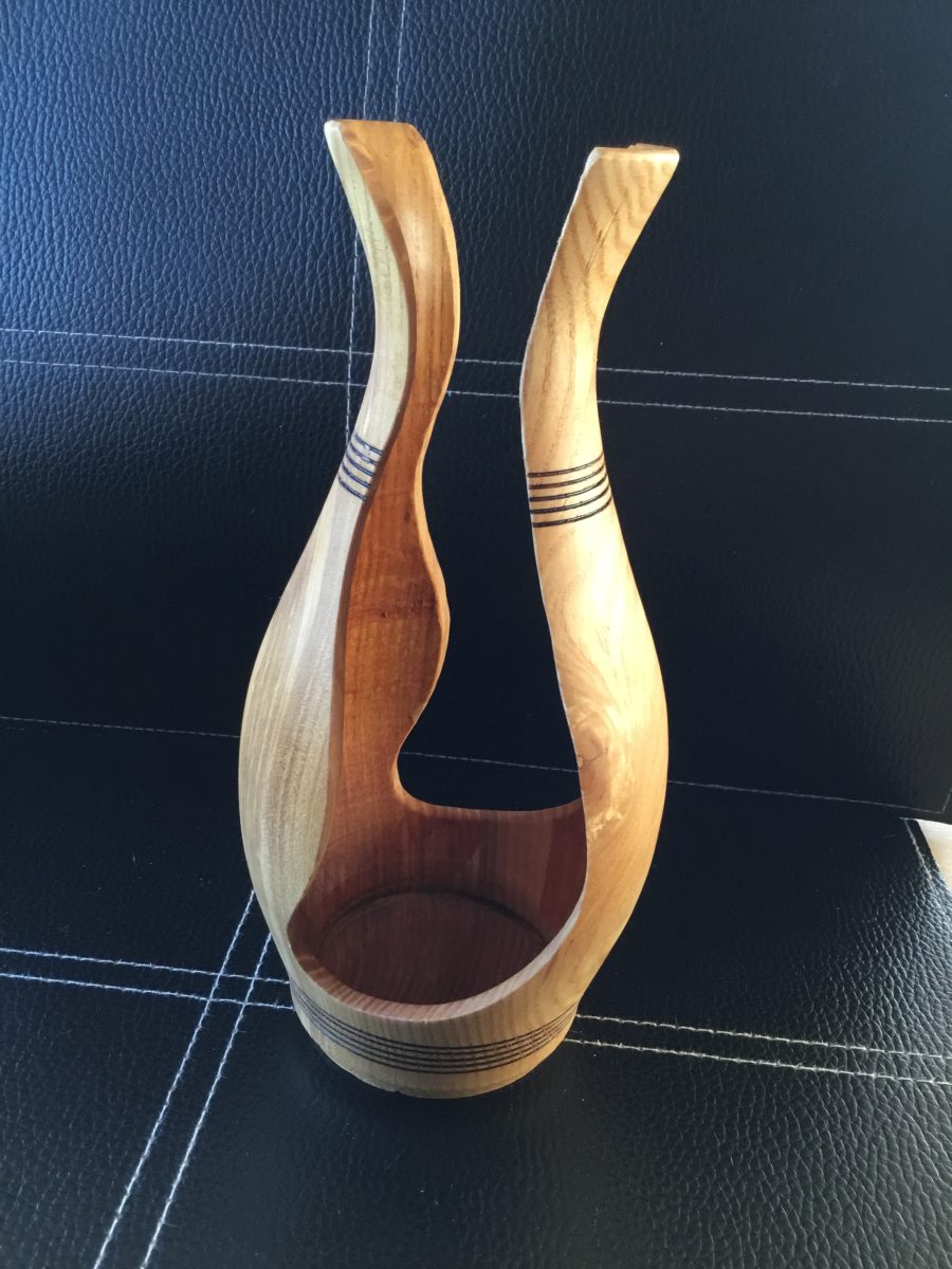 Vase i Asketræ
